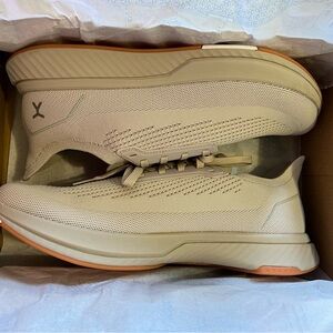 FLUX Footwear Adapt Runners for Women and Mens Barefoot Minimalist Shoes (NWT!!)